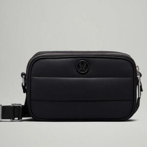 Lululemon Wunder Puff Crossbody Camera Bag 2L in Black